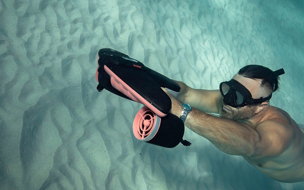 HOW TO CHOOSE AN UNDERWATER SCOOTER