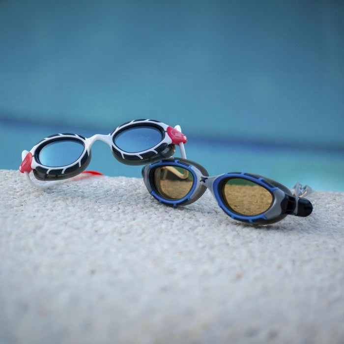 Lunettes de natation Predator Blanc-Rouge verres teintés bleus Standard Zoggs 461037WHRDTBLR