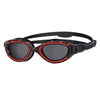 Lunettes de natation Predator Flex Polarisées Noir-Rouge-Fumé Standard Zoggs 461043BKRDPSMR